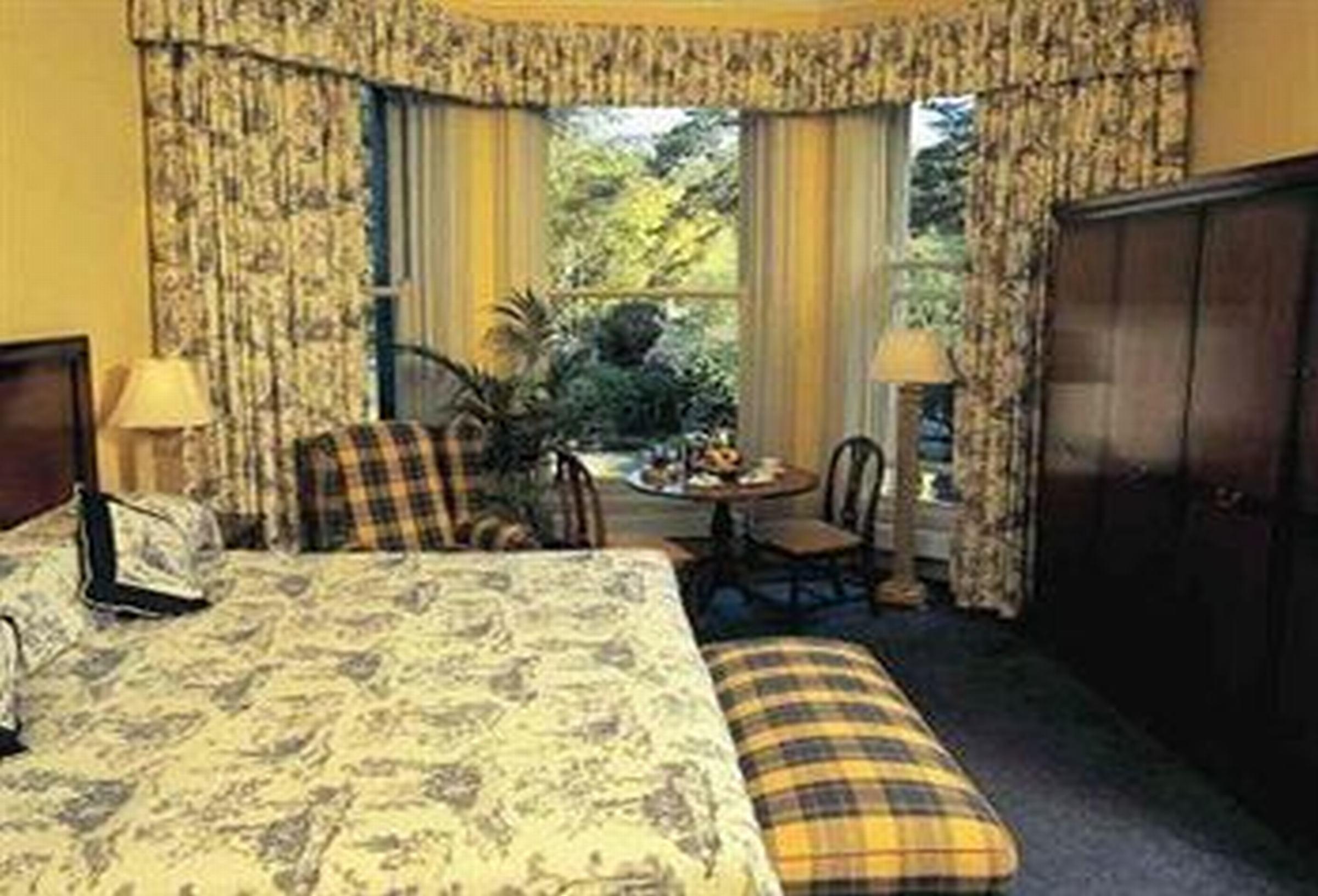 The Culloden Estate And Spa Holywood  Quarto foto A bedroom at the Inn