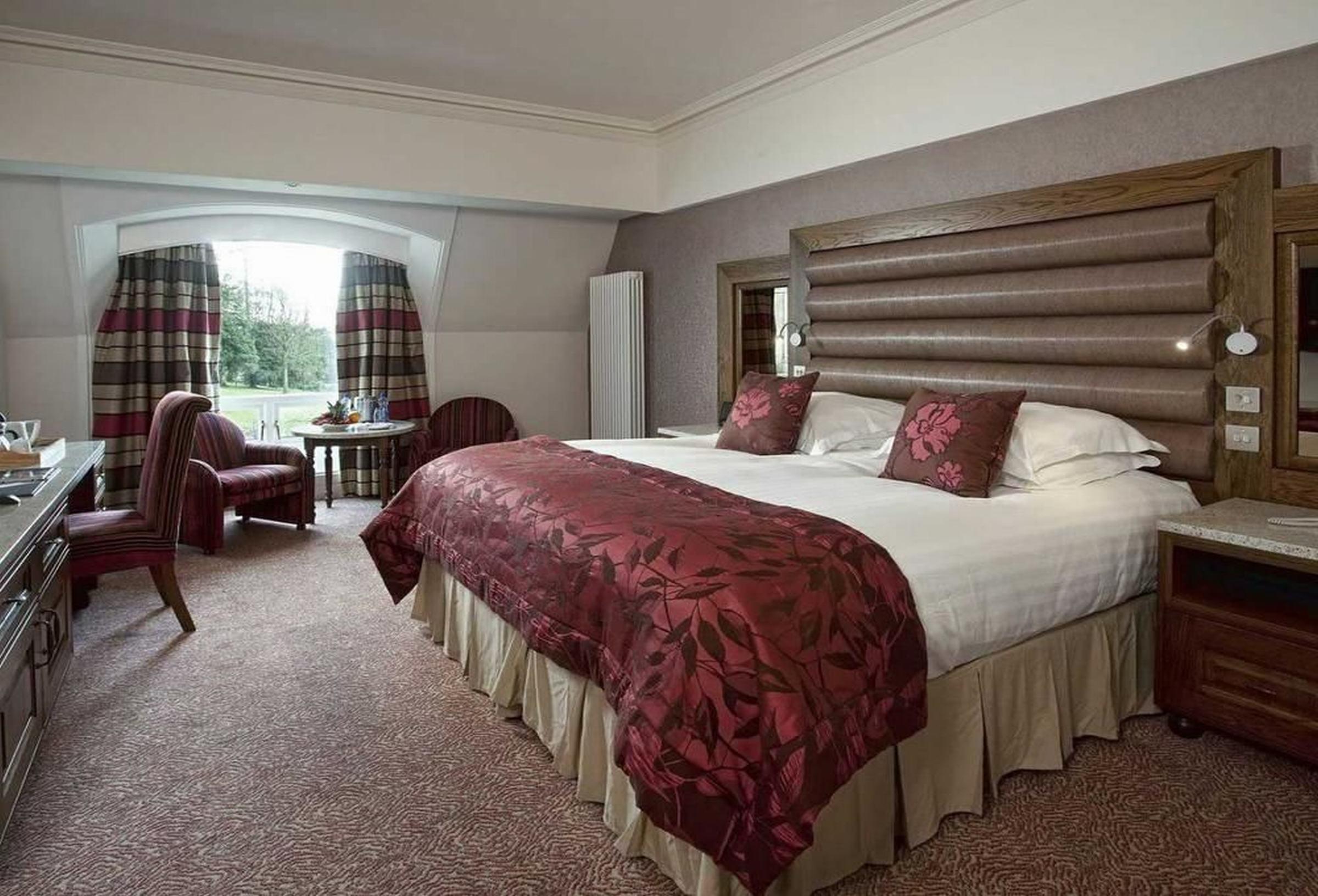 The Culloden Estate And Spa Holywood  Exterior foto A bedroom at the hotel