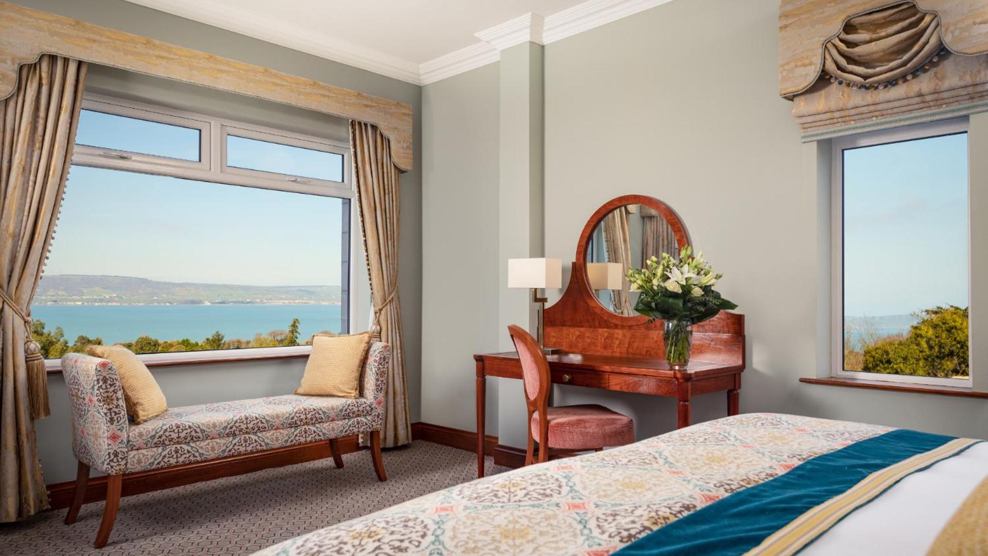 The Culloden Estate And Spa Holywood  Exterior foto A bedroom at the hotel