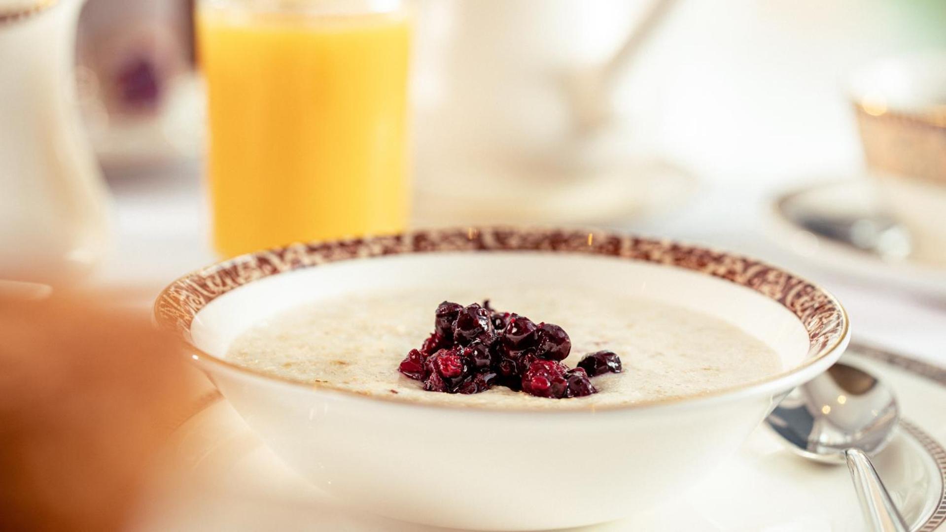 The Culloden Estate And Spa Holywood  Exterior foto Oatmeal with dried blueberries