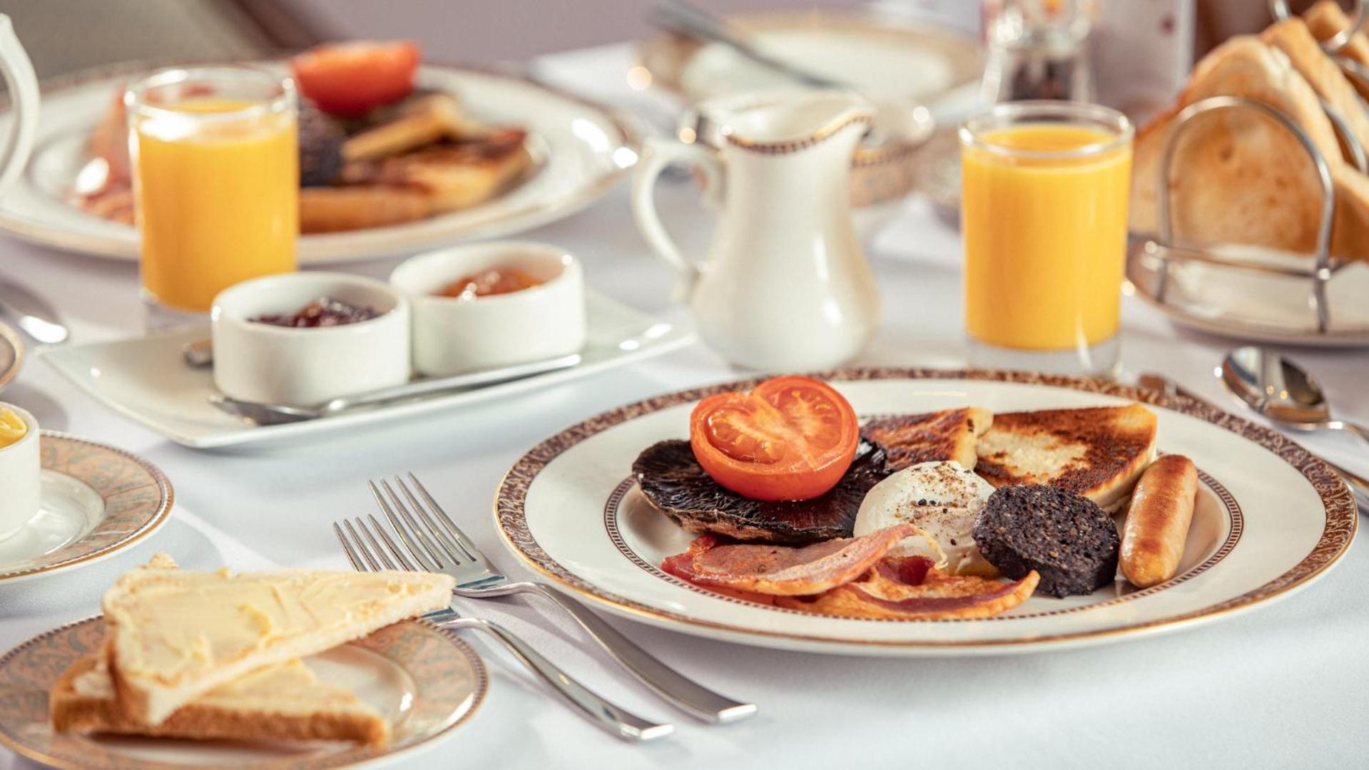 The Culloden Estate And Spa Holywood  Exterior foto A traditional Irish breakfast